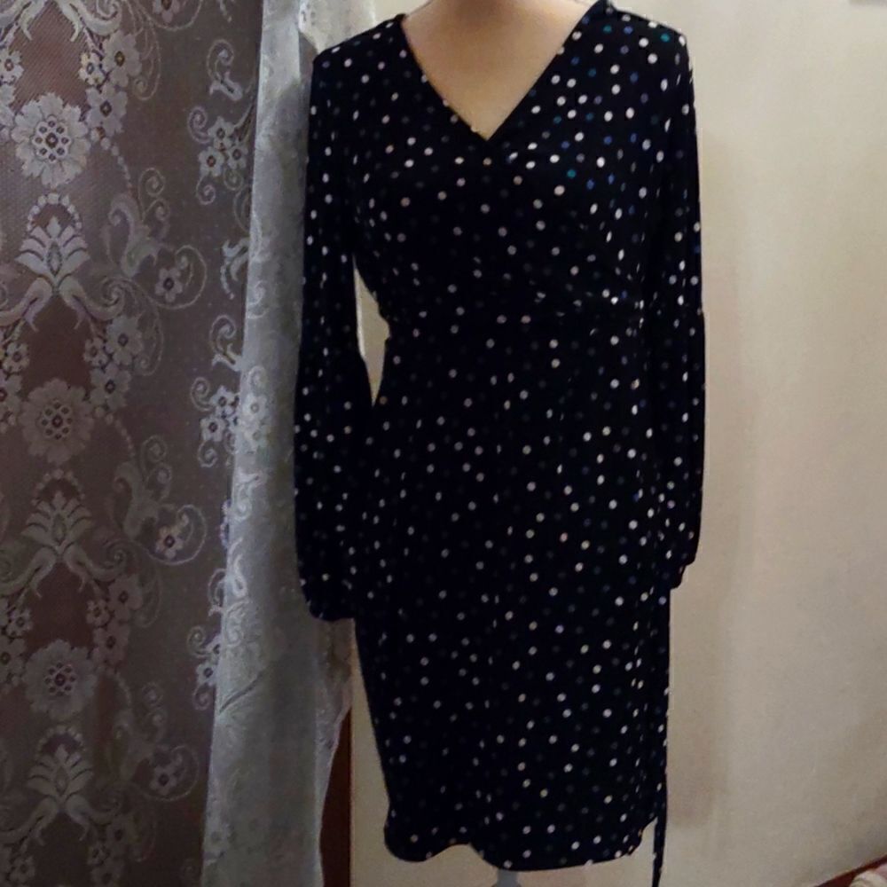 London Times Women's Sz 6 Dress Classic wrap around look polka dot machine wash